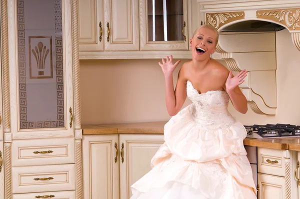 Nevěsta se směje — Stock fotografie