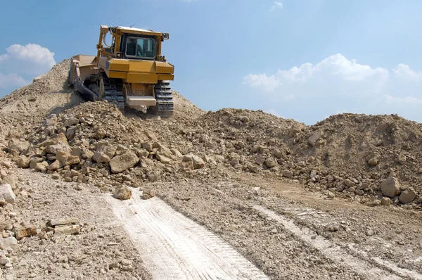Loading Machine Produces Crushed Stone Career — Stock Photo, Image