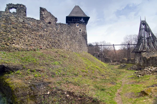 一座古老城堡的废墟 — 图库照片