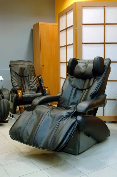 Modernistyczny Krzesło Skóry Jest Pokoju — Zdjęcie stockowe