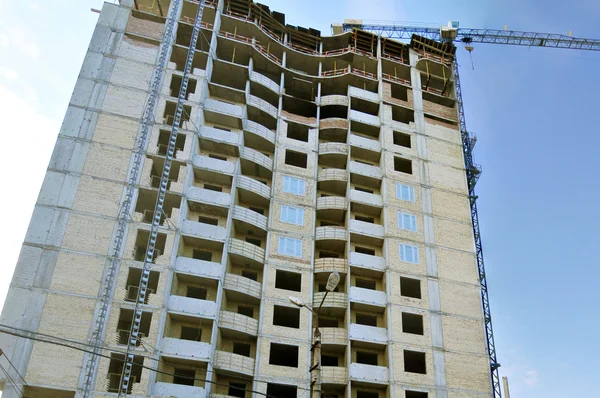 Constructie van een gebouw met meerdere artikelen — Stockfoto