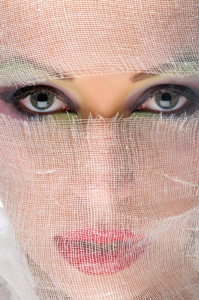 Portret kobiety w bandażu — Zdjęcie stockowe