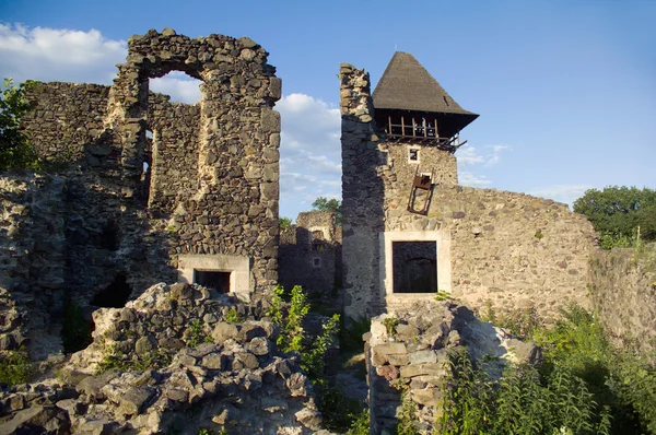 Руины древнего замка — стоковое фото