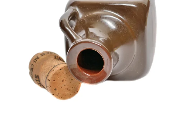 Keramikflasche und ein Korken — Stockfoto