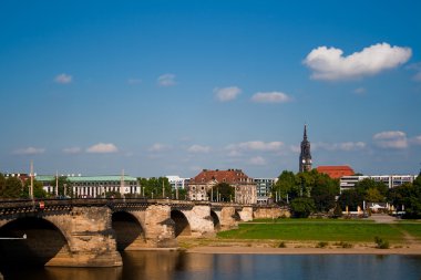 Mavi gökyüzü ile Dresden fotoğraf