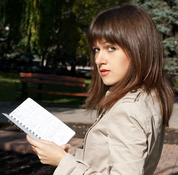 Woman with note book — Stock Photo, Image