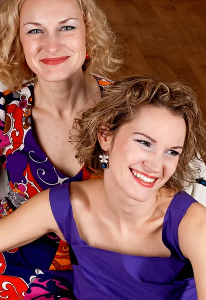 Retrato de irmãs felizes — Fotografia de Stock