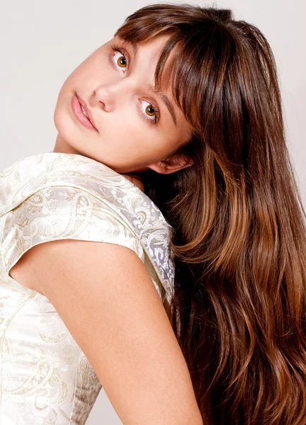 Portret piękna brunetka — Zdjęcie stockowe