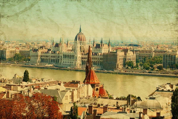 Maďarský parlament, Budapešť na léto s modrou oblohou — Stock fotografie