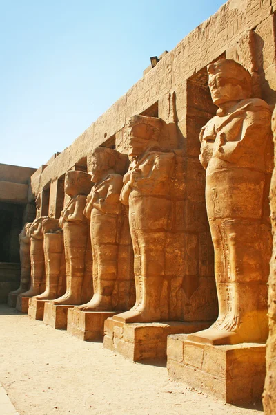 在卡纳克神庙复杂 埃及雕像 — 图库照片