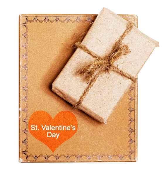 Geschenk Aus Grunge Papier Einem Weißen Valentinstag — Stockfoto
