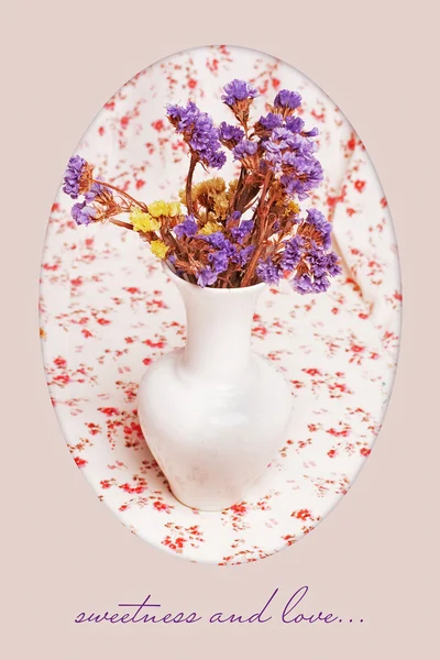 Çiçekli natürmort vazo — Stok fotoğraf