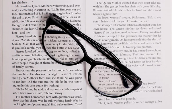 Óculos Moda Livro Aberto — Fotografia de Stock
