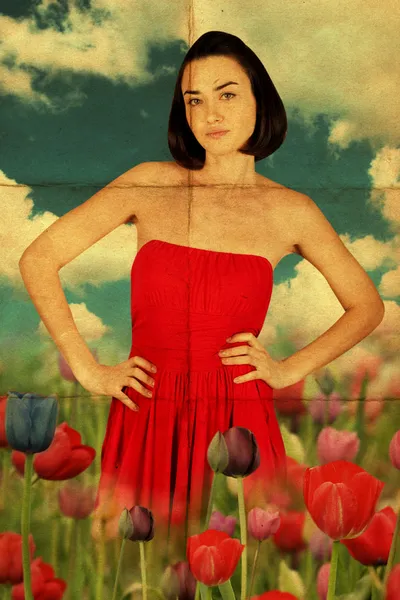Belleza mujer joven en vestido rojo —  Fotos de Stock