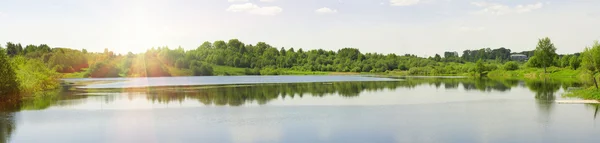 Panorama de uma paisagem de verão — Fotografia de Stock