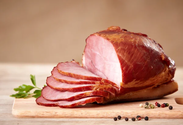 Копченое мясо — стоковое фото