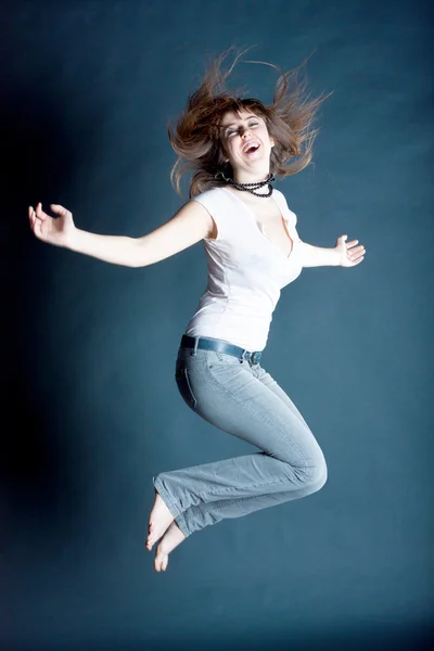 Menina em um salto — Fotografia de Stock