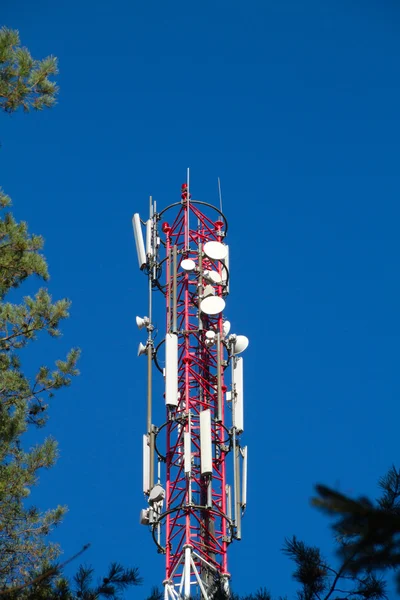 셀룰러 통신 타워 안테나 — 스톡 사진