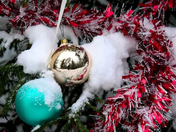 Christmas-tree decoration. Snow. — Stock Photo, Image