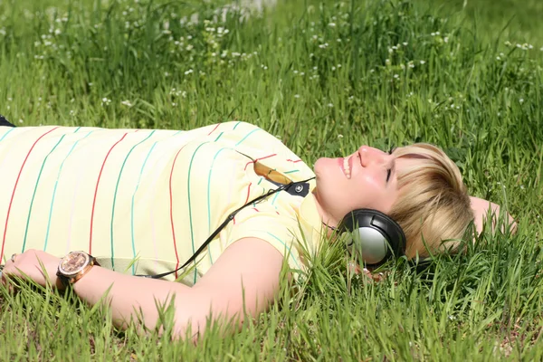 Beautiful Young Girl Headphones Listen Music Meadow — Stock Photo, Image