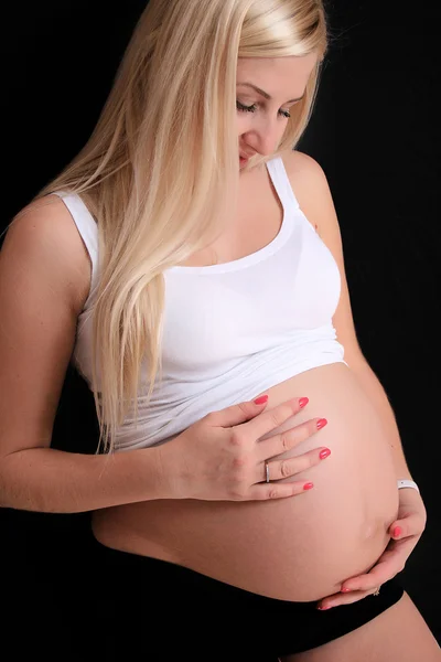 Mujer rubia embarazada —  Fotos de Stock