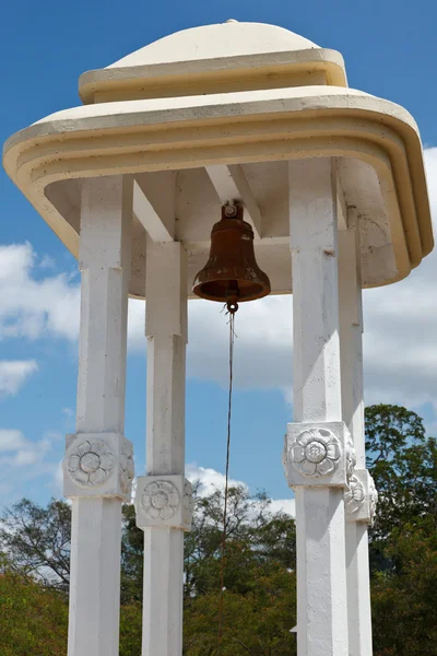 Zvonek v buddhistickém chrámu — Stock fotografie