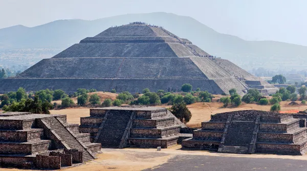 Panoráma teotihuacan piramisok — Stock Fotó