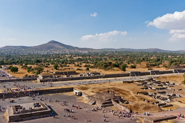 Valley of the Dead. View from the Pyramid of the Sun. — Stock Photo, Image