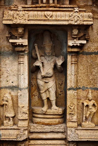 Basreliëf in hindoe tempel. Sri ranganathaswamy tempel. — Stockfoto