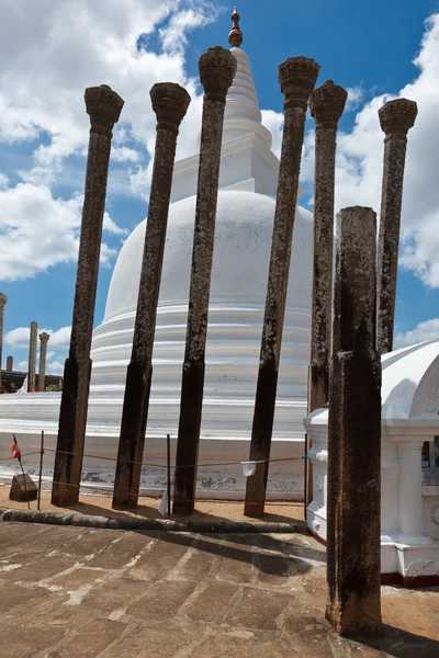 Gamla Thuparama Dagoba (stupa) — Stockfoto