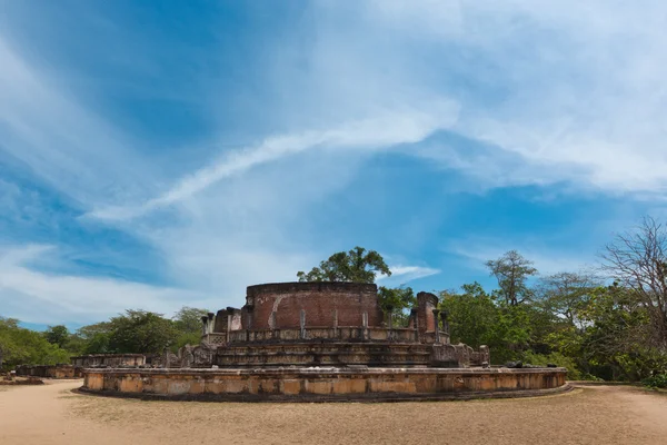 Uraltes vatadage (buddhistische stupa)) — Stockfoto