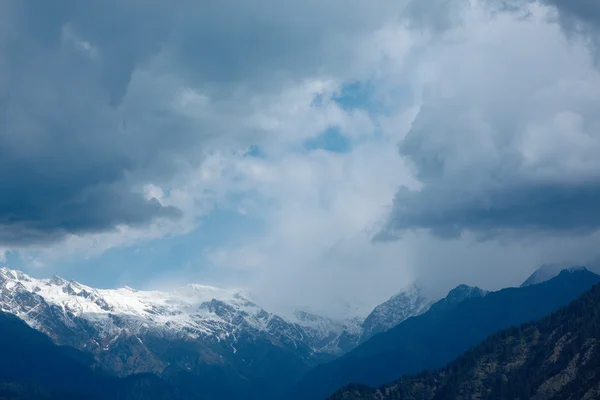 Nuvens acima dos Himalaias — Fotografia de Stock