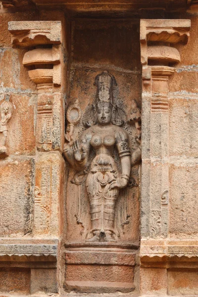 Bas reliefes hindu templomban. brihadishwarar templom. thanjavuri, — Stock Fotó