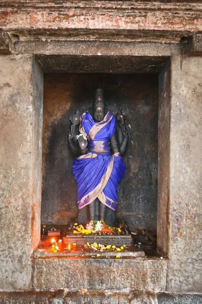 Imagem de Vishnu, baixo relevo em templo hindu . — Fotografia de Stock