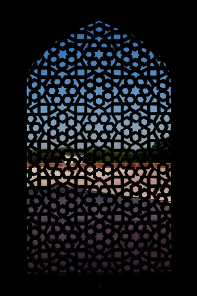 Marmor geschnitztes Fenster am Grab von Humayun, delhi — Stockfoto