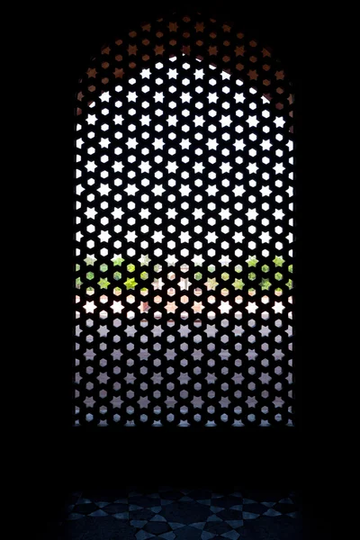 Márvány faragott képernyős ablakába Humájun császár síremléke, delhi — Stock Fotó