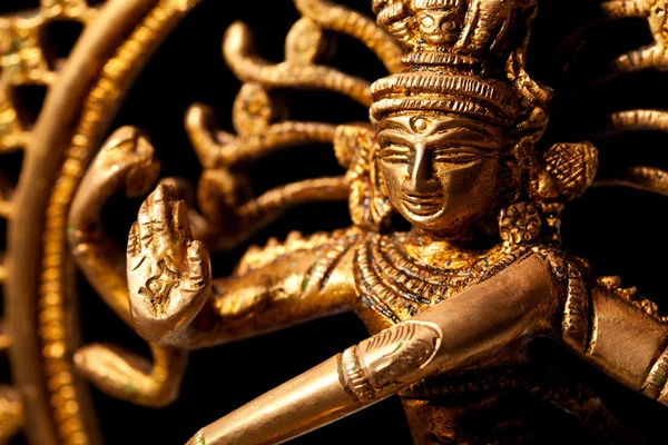 Standbeeld van Indiase hindoe god shiva nataraja - lord van de dans — Stockfoto