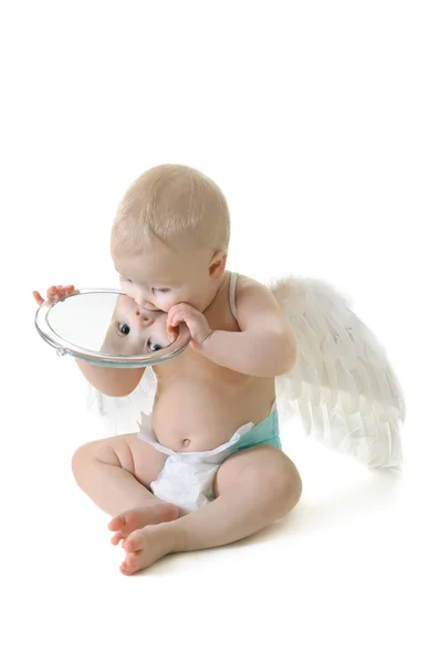Baby Met Engel Vleugels Zoek Naar Spiegel — Stockfoto