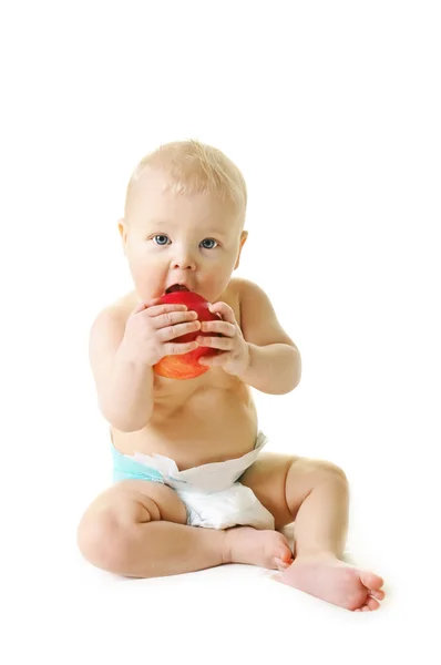 Bambina Mangiare Maturo Mela Rossa Isolato Sfondo Bianco — Foto Stock
