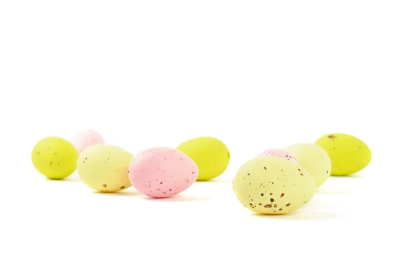 Декоративные пасхальные яйца с отражением — стоковое фото