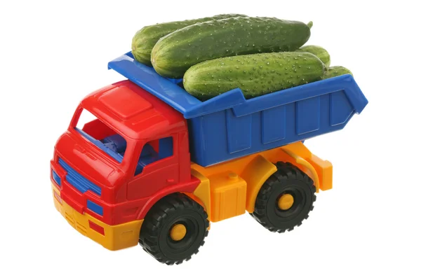 在卡车里的新鲜黄瓜 — 图库照片