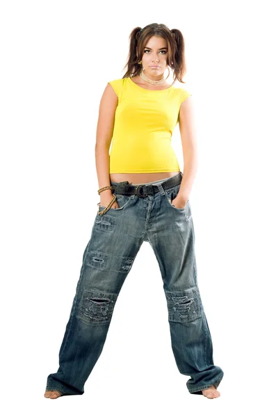 Rapparen girl i breda jeans — Stockfoto