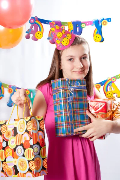 День народження дівчина і подарунки — стокове фото