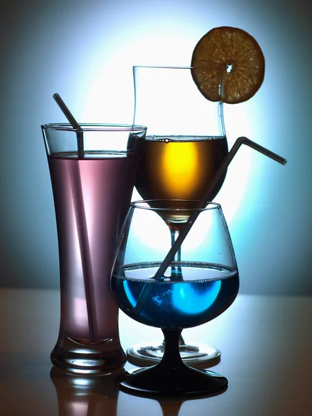 Tre bicchieri da cocktail — Foto Stock