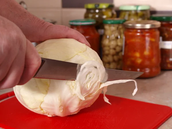 Cutting Cabbage — Stock Photo, Image