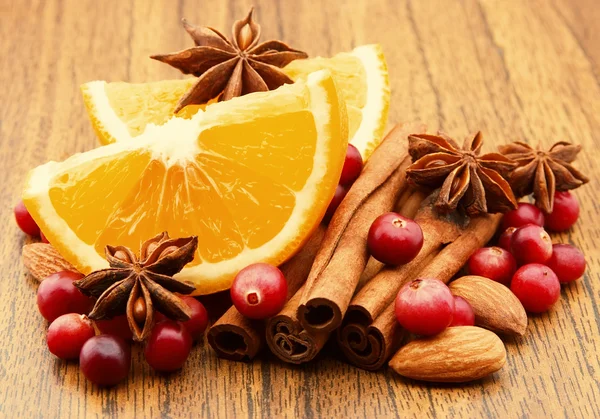 Fruta. Bayas y especias — Foto de Stock