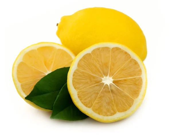 Limone con foglie — Foto Stock