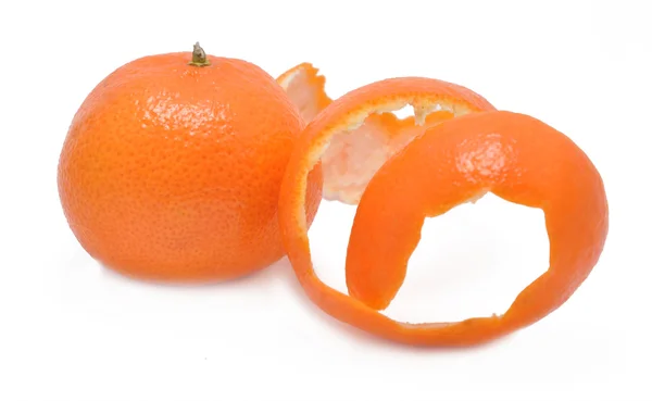 Bild Der Reifen Mandarine Mit Haut Auf Weißem Hintergrund — Stockfoto