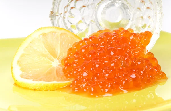 Segment Limon Ile Kırmızı Havyar — Stok fotoğraf