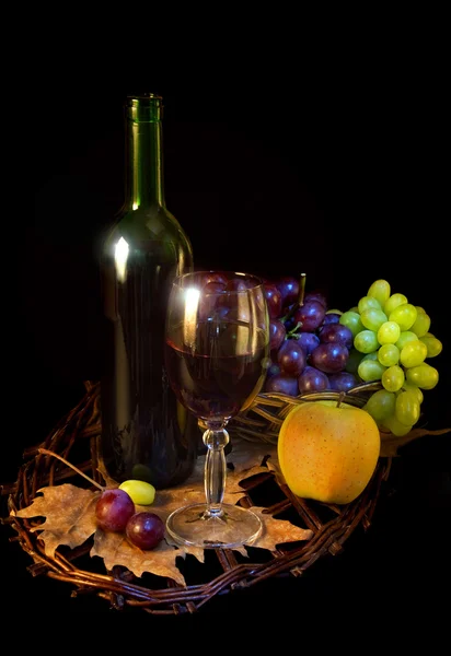 Vinho Frutas Fundo Preto — Fotografia de Stock